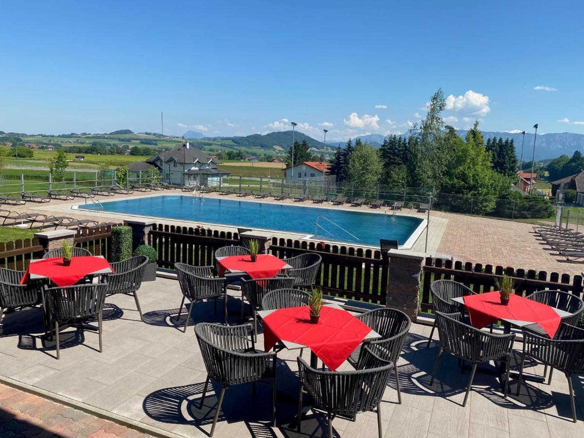 Hotel Lohninger-Schober Sankt Georgen im Attergau Luaran gambar