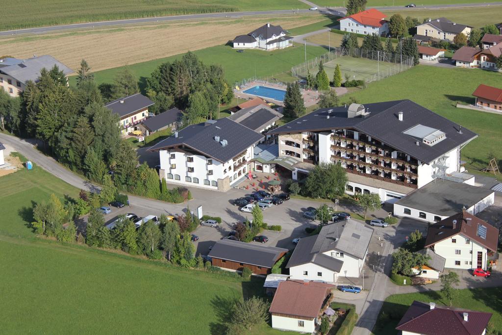 Hotel Lohninger-Schober Sankt Georgen im Attergau Luaran gambar